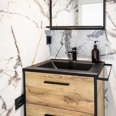 Duplex Moderne Climatise Carre D'or *