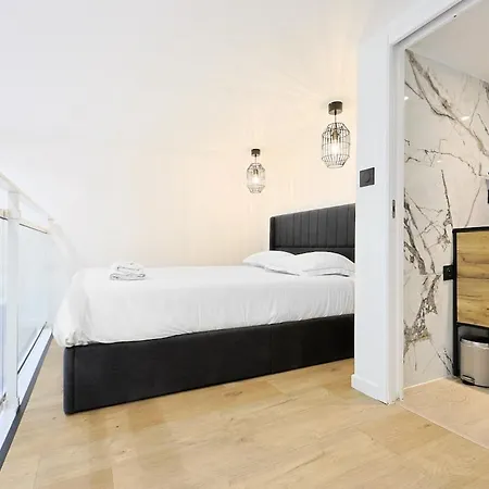 Duplex Moderne Climatise Carre D'or * Nice