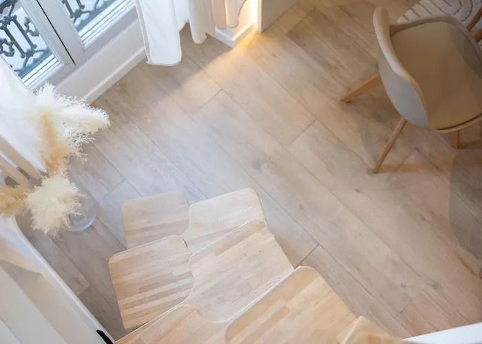 Duplex Moderne Climatise Carre D'or Daire