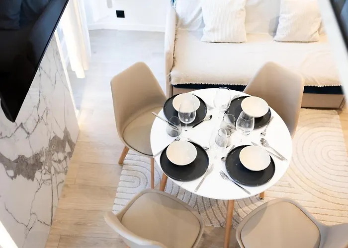 Daire Duplex Moderne Climatise Carre D'or Nice