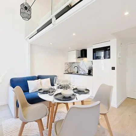 Duplex Moderne Climatise Carre D'or Nice