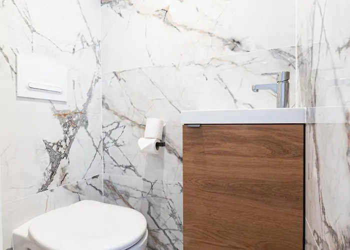 Duplex Moderne Climatise Carre D'or