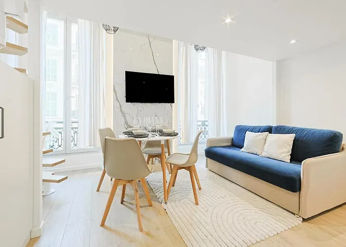 Duplex Moderne Climatise Carre D'or Apartment