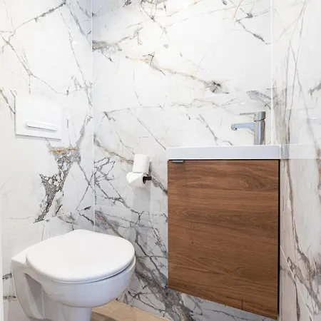 Duplex Moderne Climatise Carre D'or